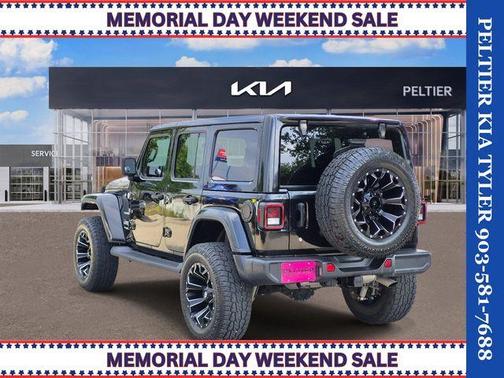 Black Clearcoat 2018 Jeep Wrangler Unlimited Sahara