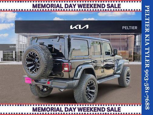 Black Clearcoat 2018 Jeep Wrangler Unlimited Sahara