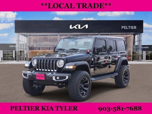 Black Clearcoat 2018 Jeep Wrangler Unlimited Sahara