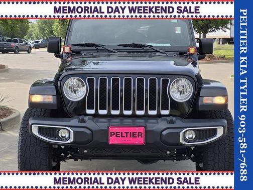 Black Clearcoat 2018 Jeep Wrangler Unlimited Sahara