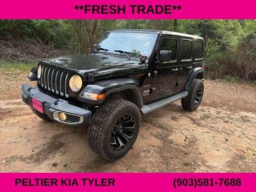 Black Clearcoat 2018 Jeep Wrangler Unlimited Sahara