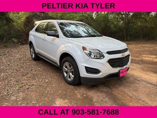 Summit White 2017 Chevrolet Equinox LS
