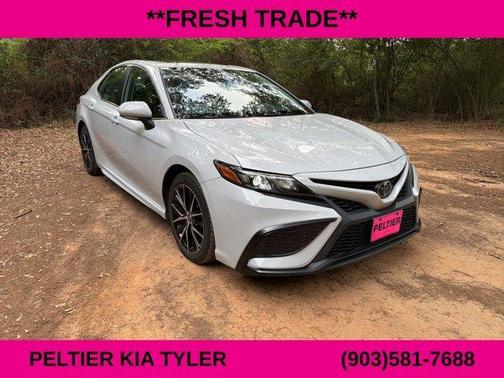 Ice Edge 2022 Toyota Camry SE