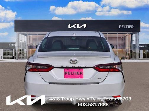 Ice Edge 2022 Toyota Camry SE
