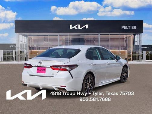 Ice Edge 2022 Toyota Camry SE