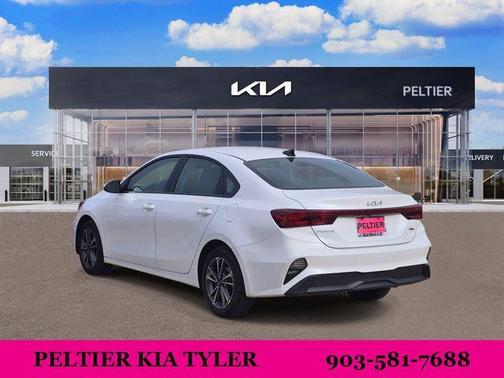 Snow White Pearl 2024 Kia Forte LXS