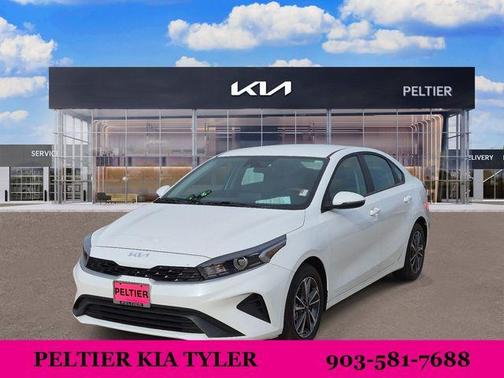 Snow White Pearl 2024 Kia Forte LXS