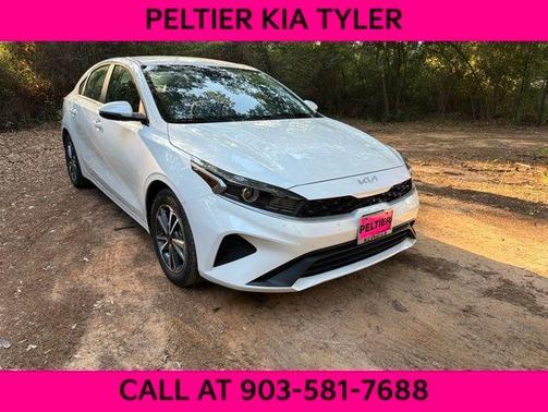 Snow White Pearl 2024 Kia Forte LXS