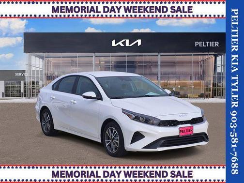 Snow White Pearl 2024 Kia Forte LXS