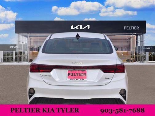 Snow White Pearl 2024 Kia Forte LXS
