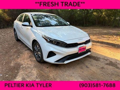 Snow White Pearl 2024 Kia Forte LXS