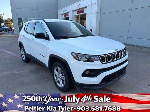 Bright White Clearcoat 2024 Jeep Compass Latitude