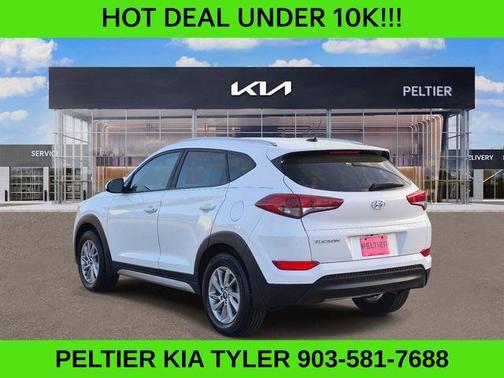 Dazzling White 2017 Hyundai TUCSON SE