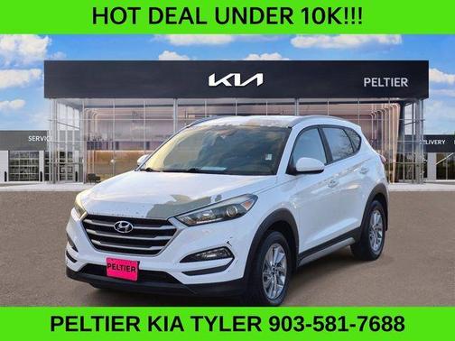 Dazzling White 2017 Hyundai TUCSON SE