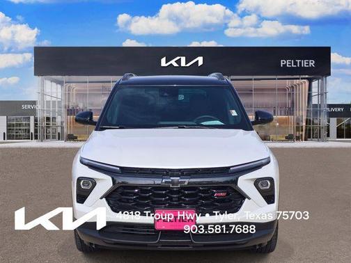 Iridescent Pearl Tricoat 2025 Chevrolet Trailblazer RS