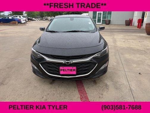 Mosaic Black Metallic 2022 Chevrolet Malibu LT