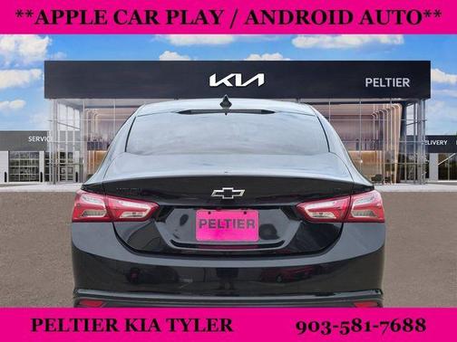 Mosaic Black Metallic 2022 Chevrolet Malibu LT