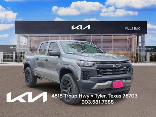 Sterling Gray Metallic 2024 Chevrolet Colorado Trail Boss