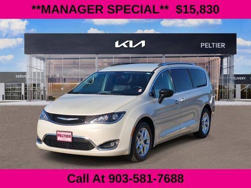2017 Chrysler Pacifica Touring-L Plus
