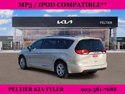 2017 Chrysler Pacifica Touring-L Plus