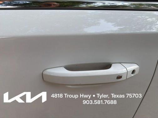 Summit White 2018 GMC Yukon XL SLT