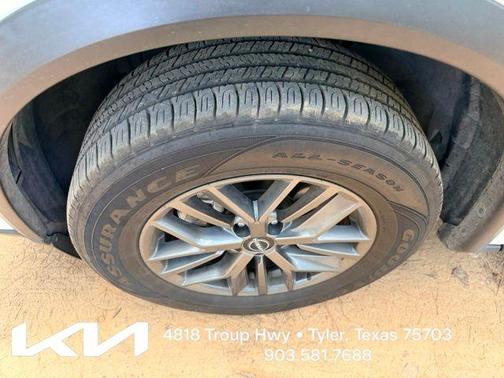 Glacier White 2024 Nissan Rogue S