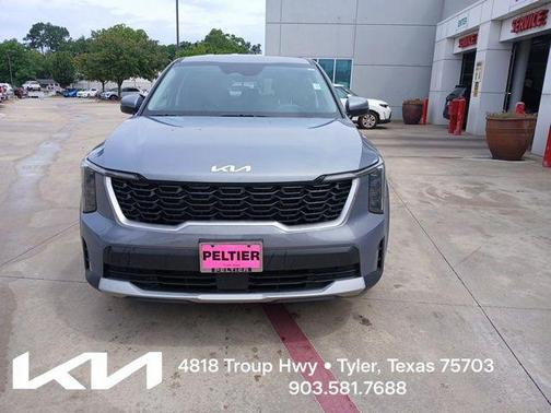 Everlasting Silver 2025 Kia Sorento LX