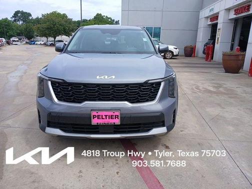 Everlasting Silver 2025 Kia Sorento LX
