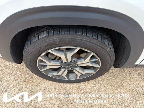 Snow White Pearl 2022 Kia Seltos EX