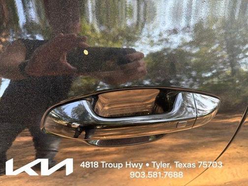 Cherry Black 2022 Kia Seltos S