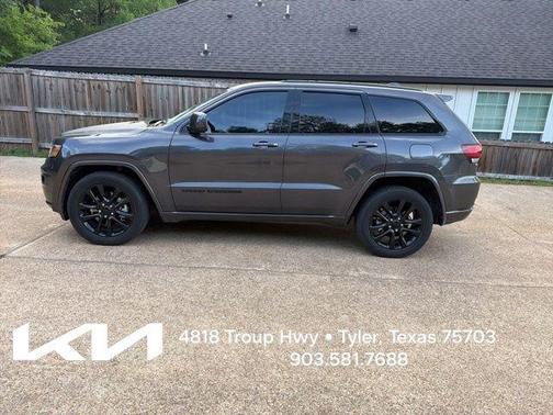 Granite Crystal Clearcoat Metallic 2021 Jeep Grand Cherokee Laredo X