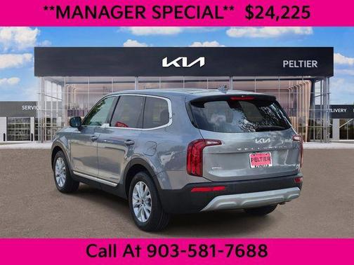 Everlasting Silver 2022 Kia Telluride LX