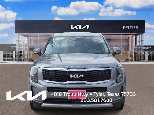 Everlasting Silver 2022 Kia Telluride LX
