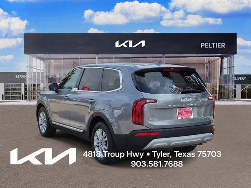 Everlasting Silver 2022 Kia Telluride LX