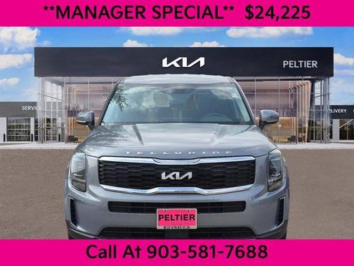 Everlasting Silver 2022 Kia Telluride LX