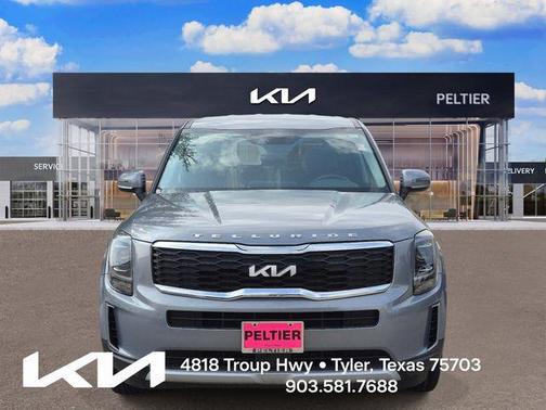 Everlasting Silver 2022 Kia Telluride LX
