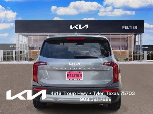 Everlasting Silver 2022 Kia Telluride LX