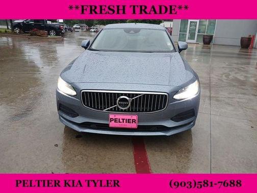2017 Volvo S90 T6 Momentum