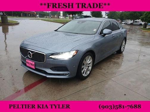 2017 Volvo S90 T6 Momentum