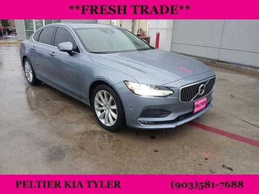 2017 Volvo S90 T6 Momentum