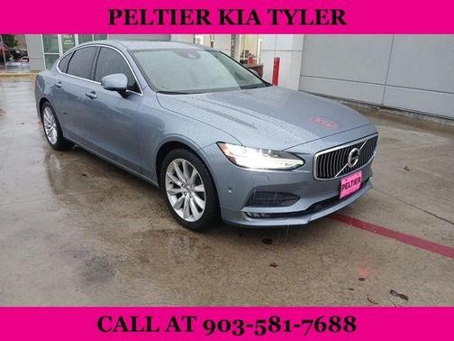 2017 Volvo S90 T6 Momentum