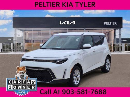 White 2025 Kia Soul LX
