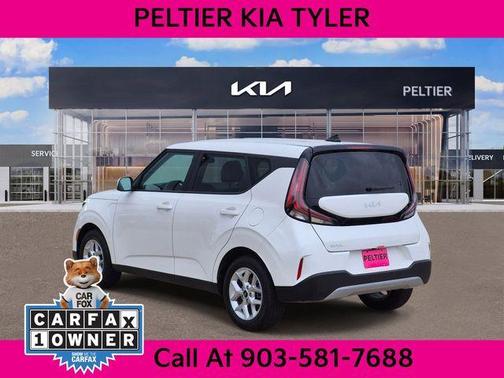 White 2025 Kia Soul LX