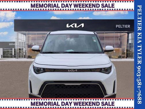 White 2025 Kia Soul LX