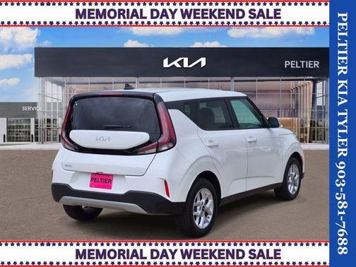 White 2025 Kia Soul LX