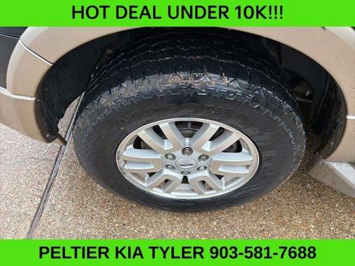 Tuxedo Black Metallic 2011 Ford Expedition XLT