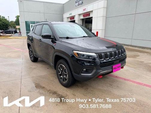 Diamond Black 2025 Jeep Compass Trailhawk