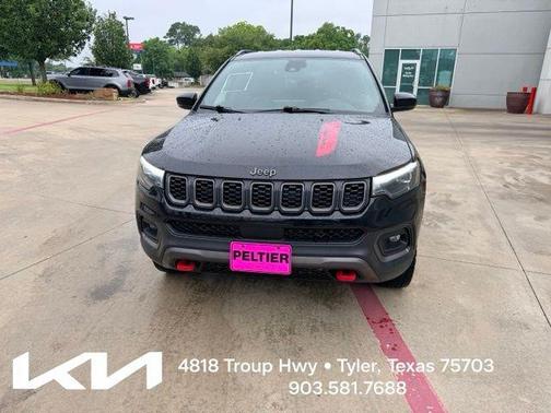 Diamond Black 2025 Jeep Compass Trailhawk