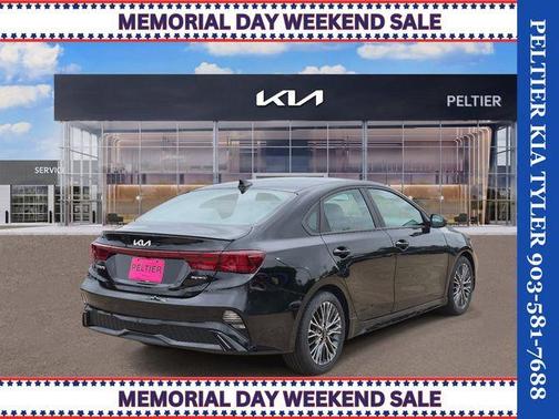 Aurora Black Pearl 2024 Kia Forte GT-Line