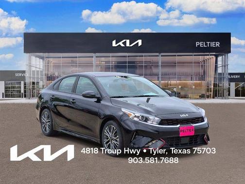 Aurora Black Pearl 2024 Kia Forte GT-Line